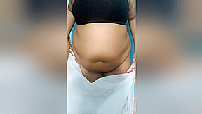 Desi Bhabhi Pahante Sari – Indian